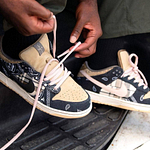 Tênis Nike SB Dunk Low Cactus Jack - Preto e Branco