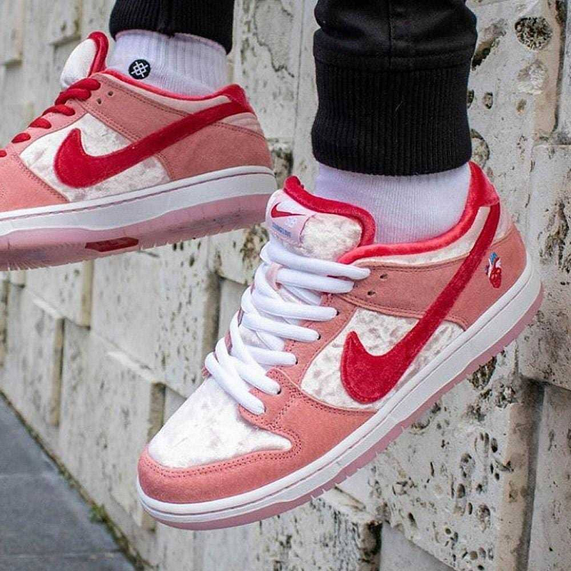 Strangelove X Nike Dunk Low Sb 'Valentine'S Day'