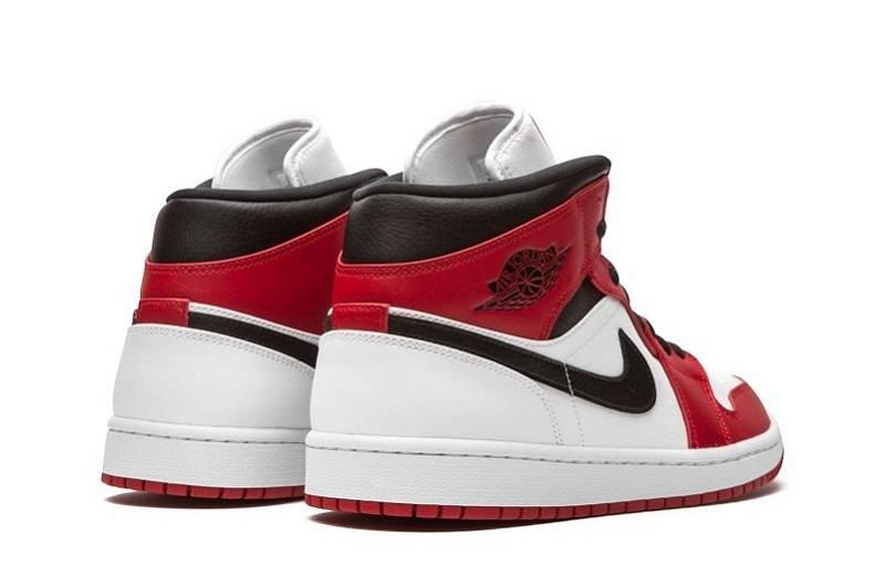 Air Jordan 1 Mid “Chicago”