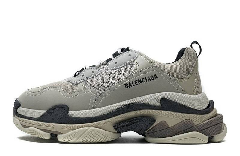 Balenciaga Triple S „Silbern“