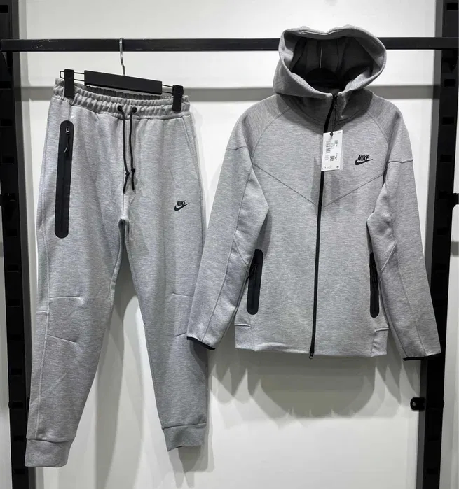 Nike Sportswear Tech Fleece Full-Zip Hoodie &Amp; Joggers Set