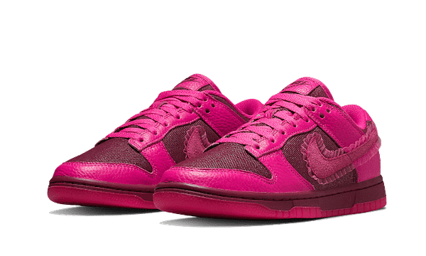 Dunk Low Valentines Day (2022)