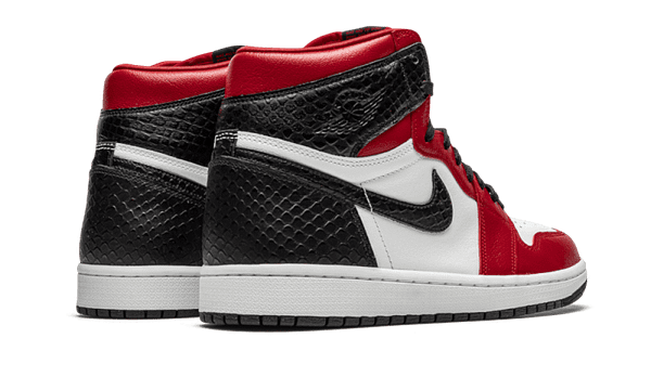 Air Jordan 1 Retro High Satin Snake Chicago