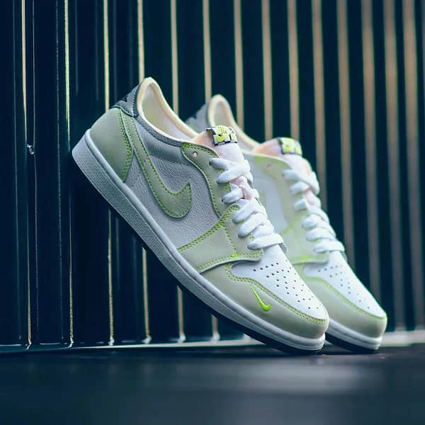 Air Jordan 1 Low Og 'Ghost Green'