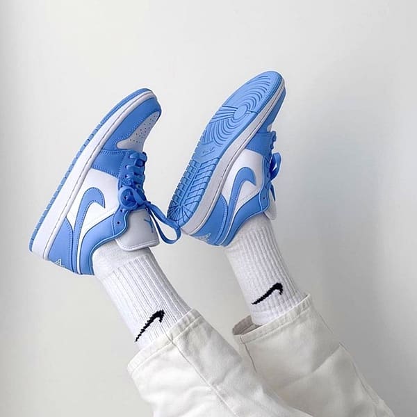 Air Jordan 1 Low Wmns 'Unc'