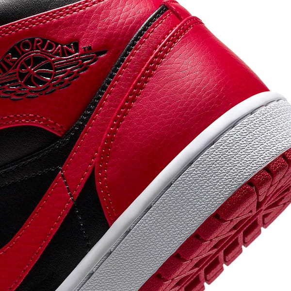 Air Jordan 1 Mid Banned 2020