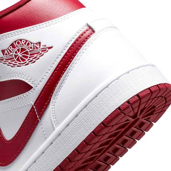 Air Jordan 1 Mid Wmns 'Reverse Chicago'