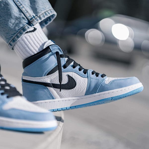 Air Jordan 1 Retro High Og 'University Blue'