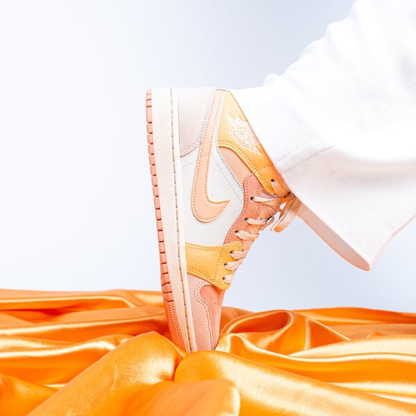 Air Jordan 1 Mid Apricot Orange